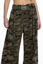 Lili Camo Sweatpants